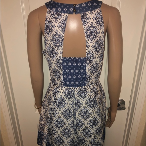 👇🏻$Reduced to lowest price. Super cute blue paisley pattern dress size M - Picture 6 of 10